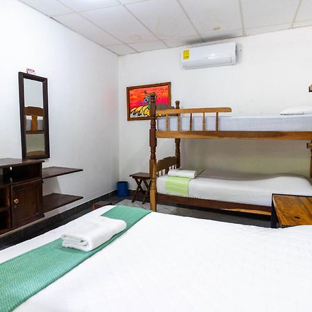 فيلا Miramar Surfcamp Puerto Sandino المظهر الخارجي الصورة