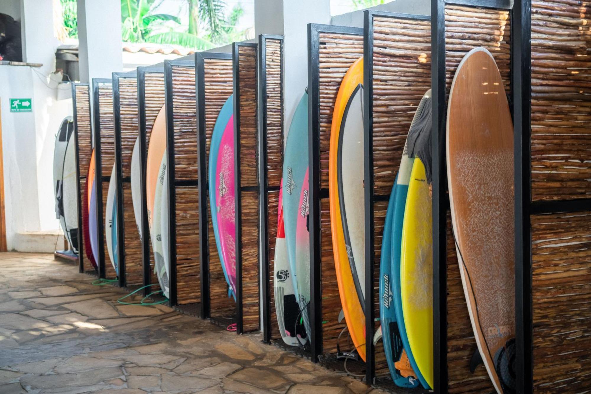 فيلا Miramar Surfcamp Puerto Sandino المظهر الخارجي الصورة