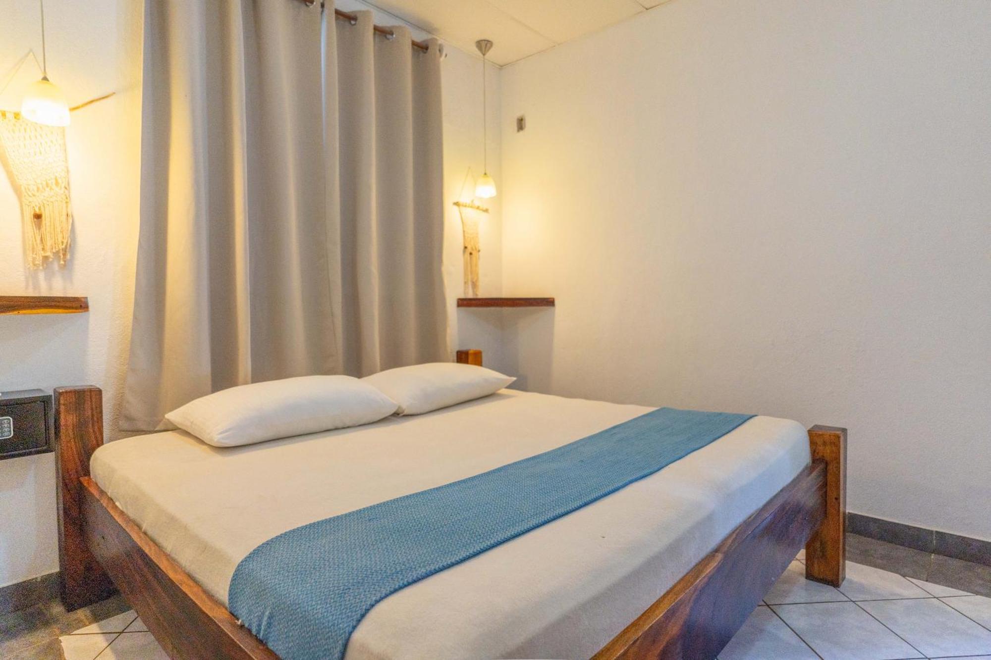 فيلا Miramar Surfcamp Puerto Sandino المظهر الخارجي الصورة