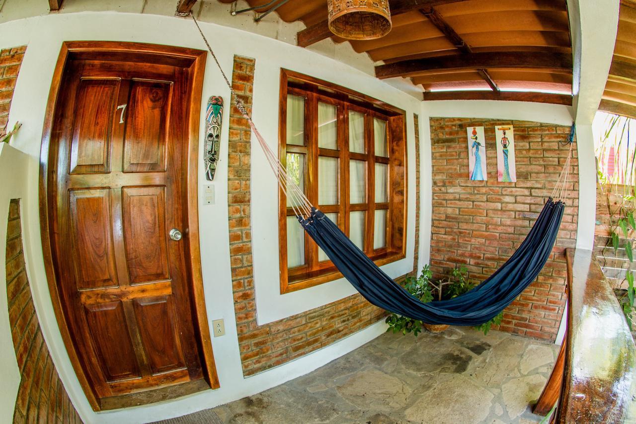 فيلا Miramar Surfcamp Puerto Sandino المظهر الخارجي الصورة